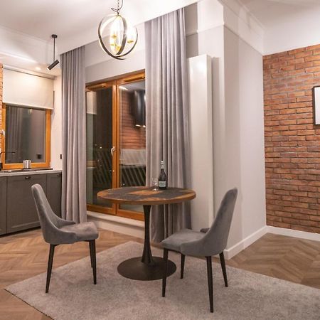 Labo Apartment Metro Mlociny Warschau Buitenkant foto