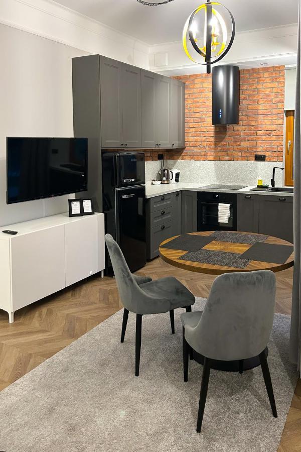 Labo Apartment Metro Mlociny Warschau Buitenkant foto
